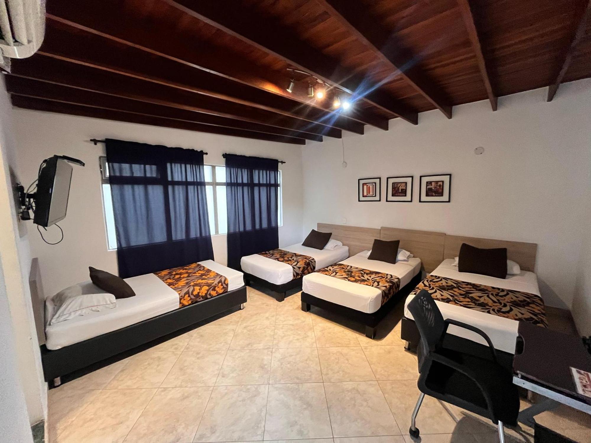 מדיין Hotel Quinta Avenida מראה חיצוני תמונה